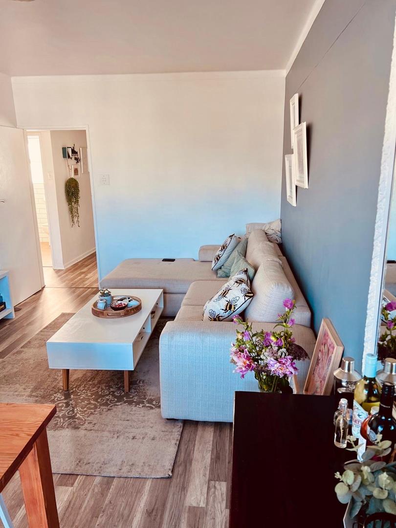 To Let 1 Bedroom Property for Rent in Green Point Western Cape
